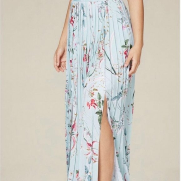 Babe Floral Pleated Skirt - Picture 2 of 2